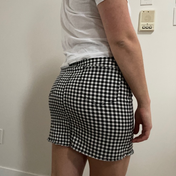 Stretchy checkered skirt (never worn) - Picture 4 of 4